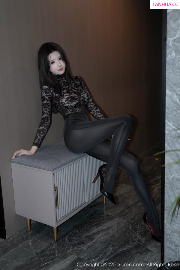 袁圆  [XiuRen]高清写真图 2025.04.18 No.10171 袁圆 黑色蕾丝第44张图片